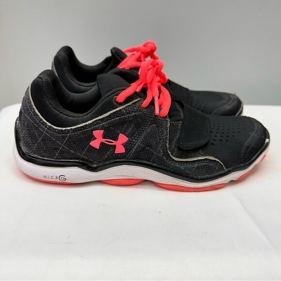 Under Armour Micro G cross fit training shoes women's 7.5 black bright pink. - Picture 3 of 8